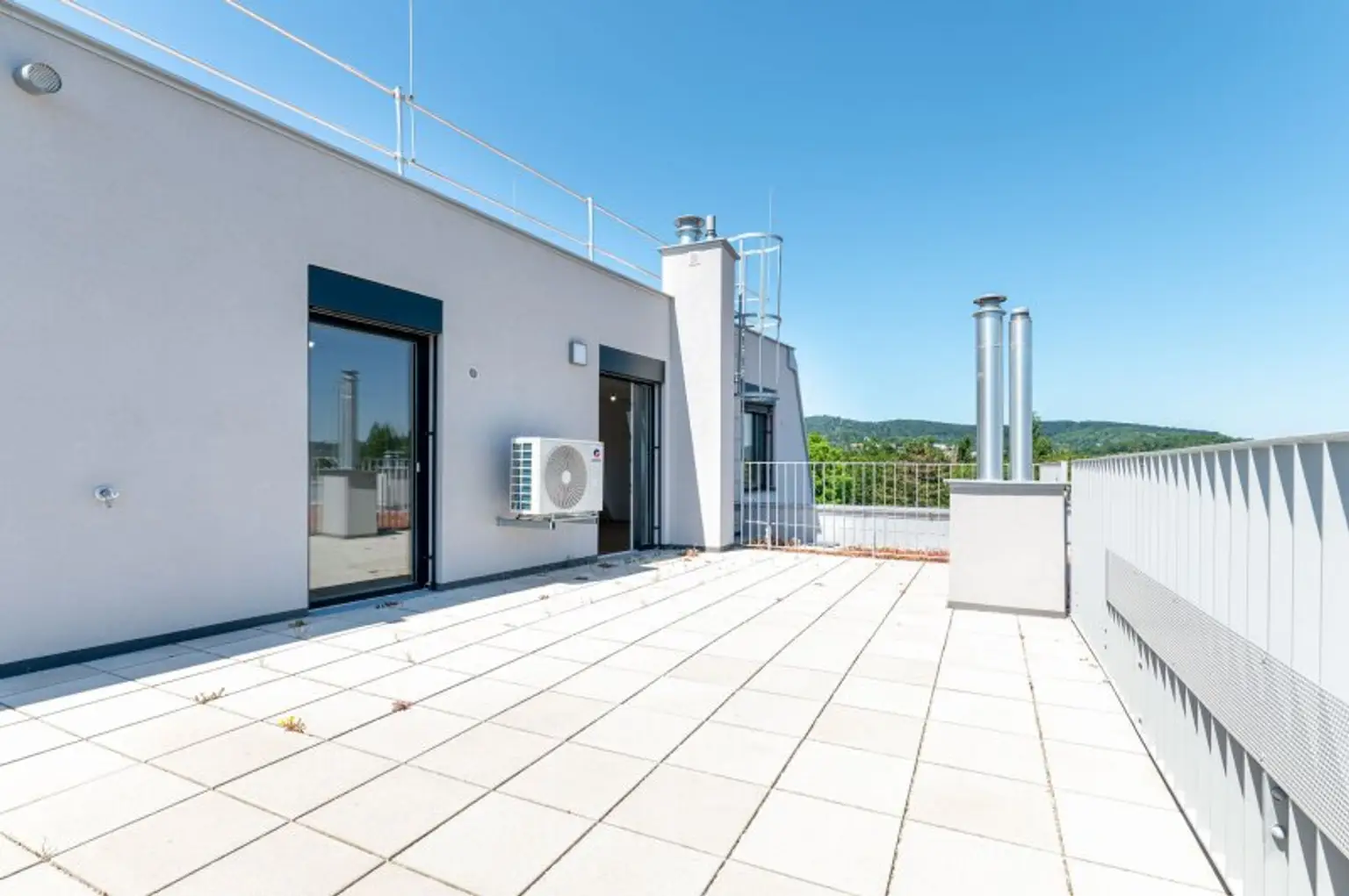 Erstbezug ab Oktober! Grandiose 4-Zimmer-Terrassenwohnung inkl. Parkplatz in Hietzing zu vermieten!