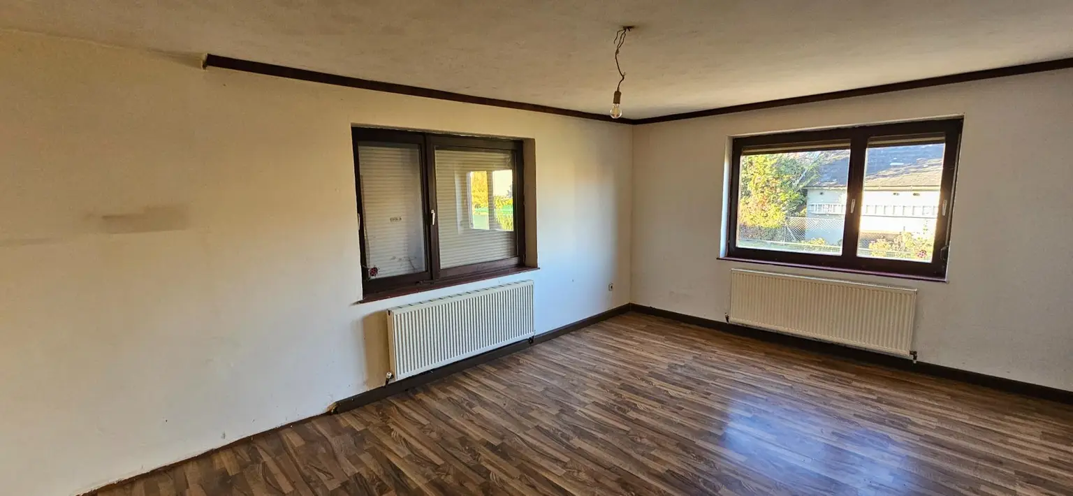 Sanierungsbedürftiges Haus mit Potenzial in attraktiver Lage - ab sofort verfügbar!