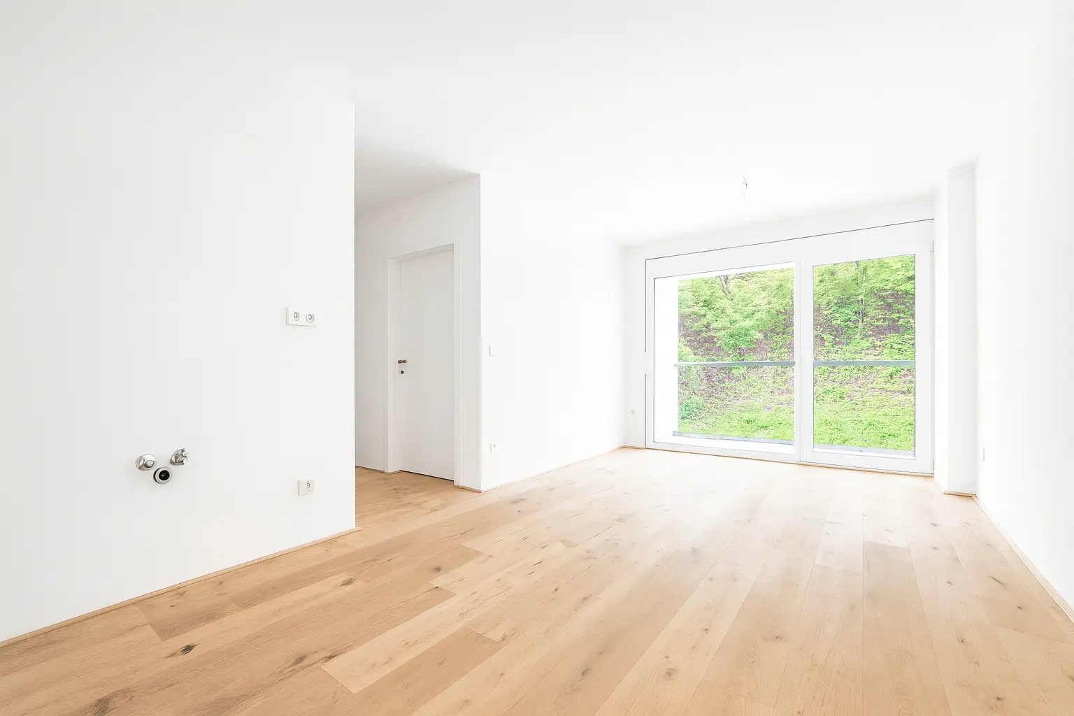 Wohnzimmer mit Zugang Balkon