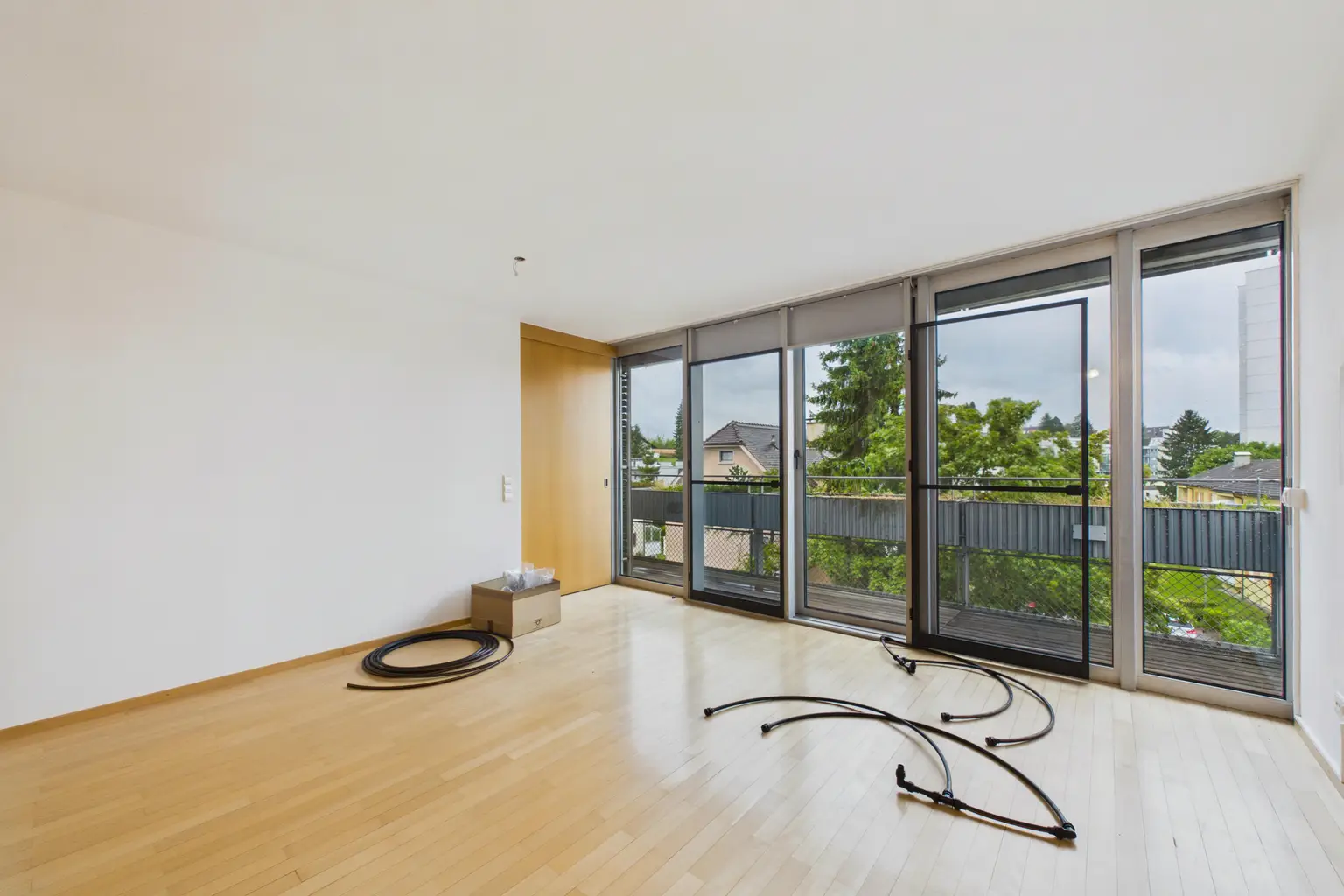 Helle 2 Zimmer mit großem Balkon