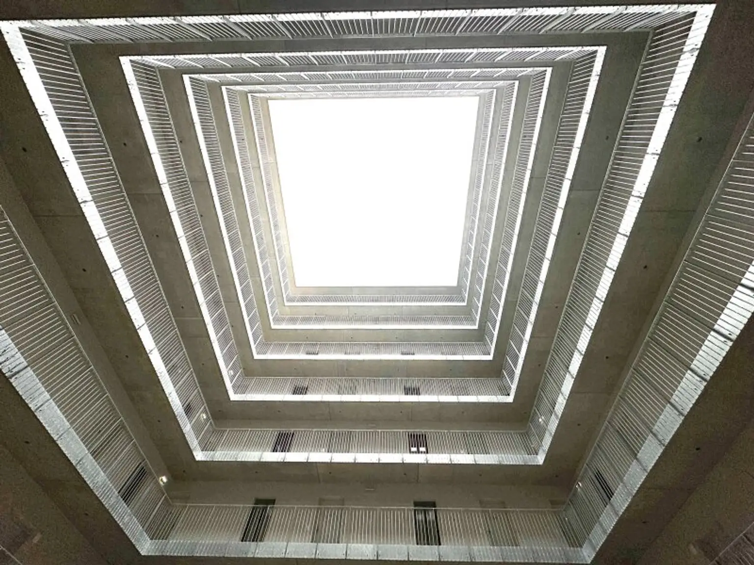 VERFÜGBAR AB 01.07.2025 - TOP MODERNE 2 ZIMMER WOHNUNG im NEUEN JAKOMINI VERDE