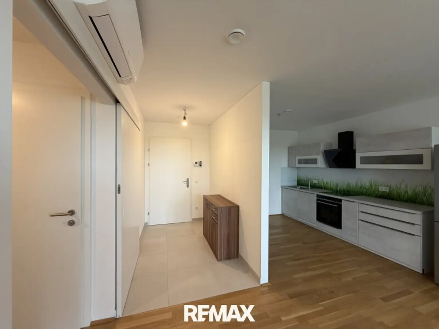 Vorraum und Wohnküche