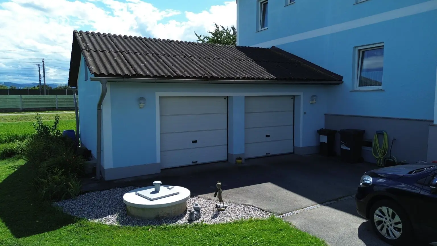 Zweifamilienhaus in ländlicher Alleinlage mit landw. Grundfläche