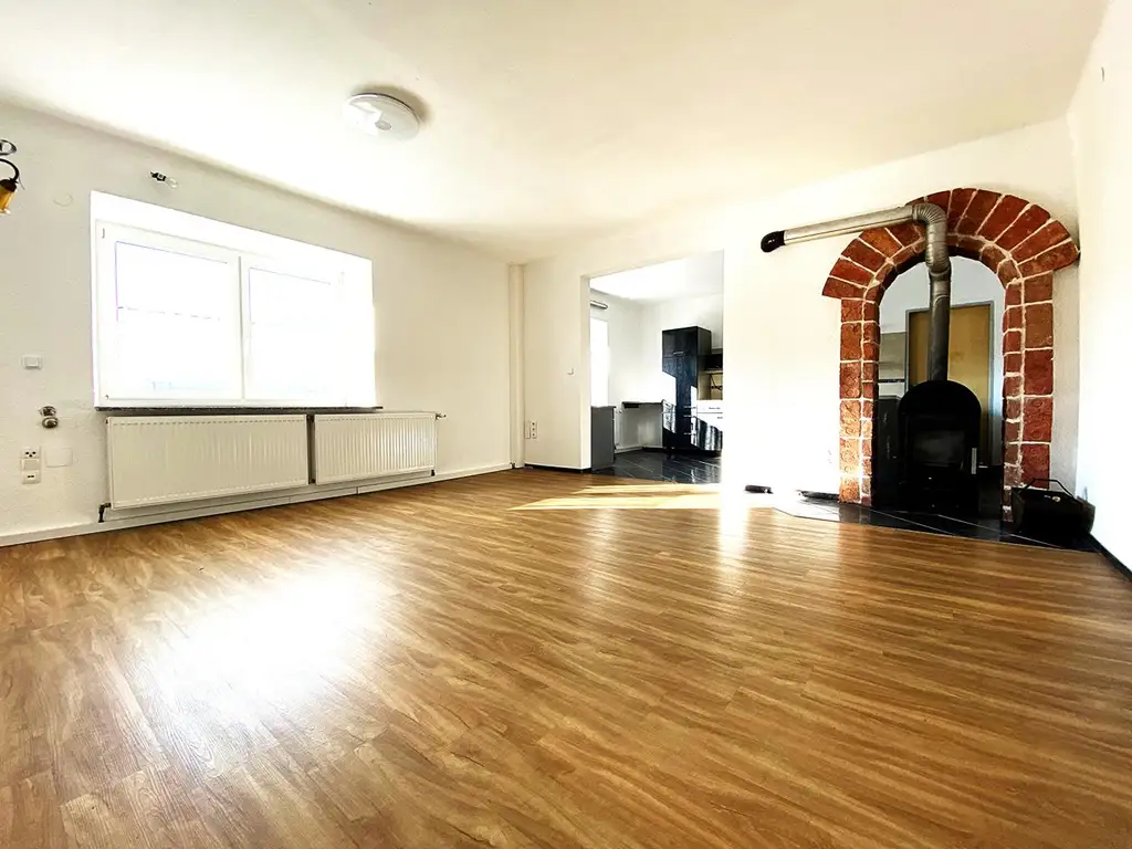 SANIERTE WOHLFÜHLOASE!       Haus in sonniger, ruhiger Lage | Berndorf