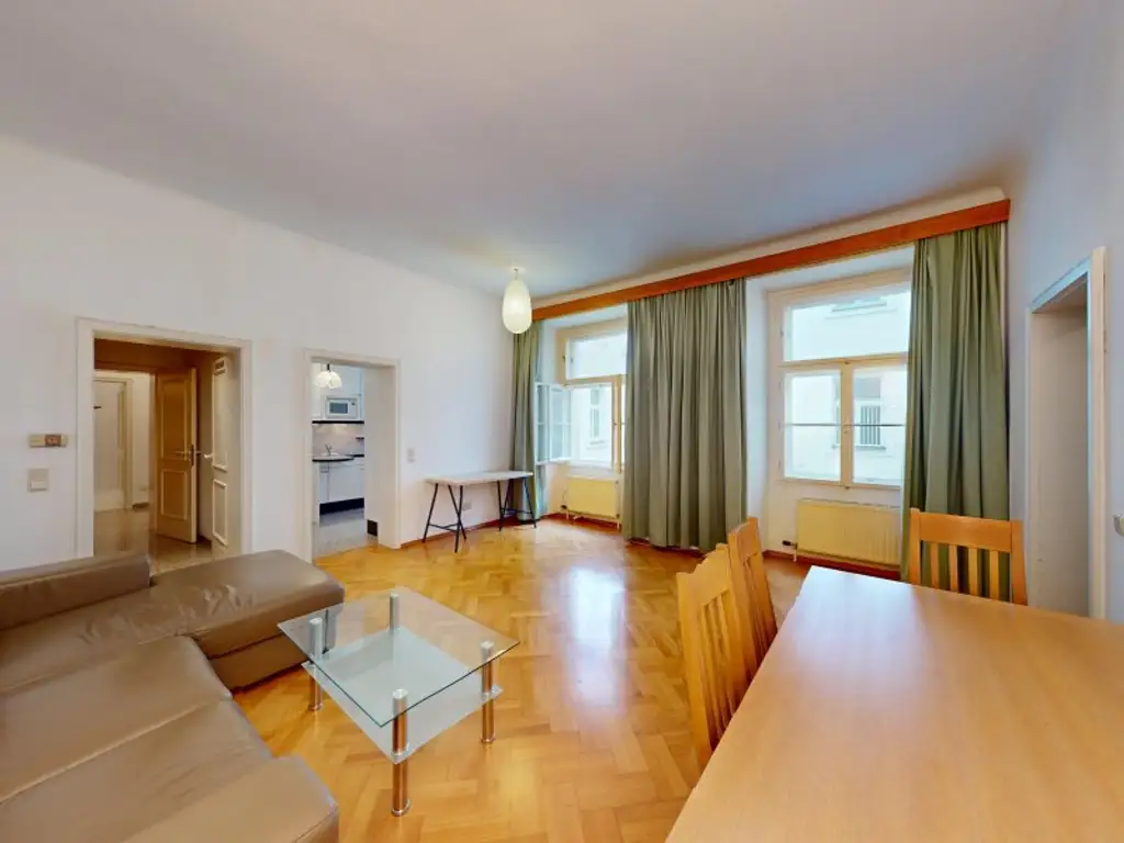 2-Zimmer Altbauwohnung in bester, zentraler Lage!
