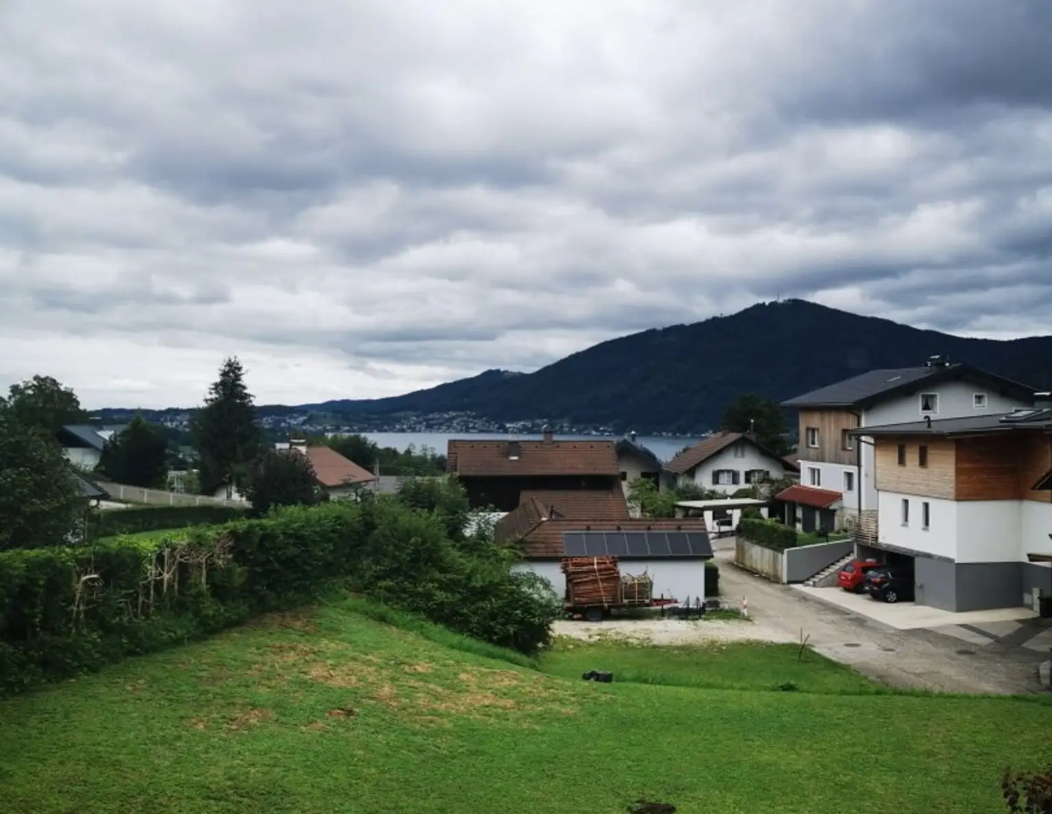 GRUNDSTÜCK IN RUHELAGE MIT BERGPANORAMA-BLICK (ohne Bauzwang)