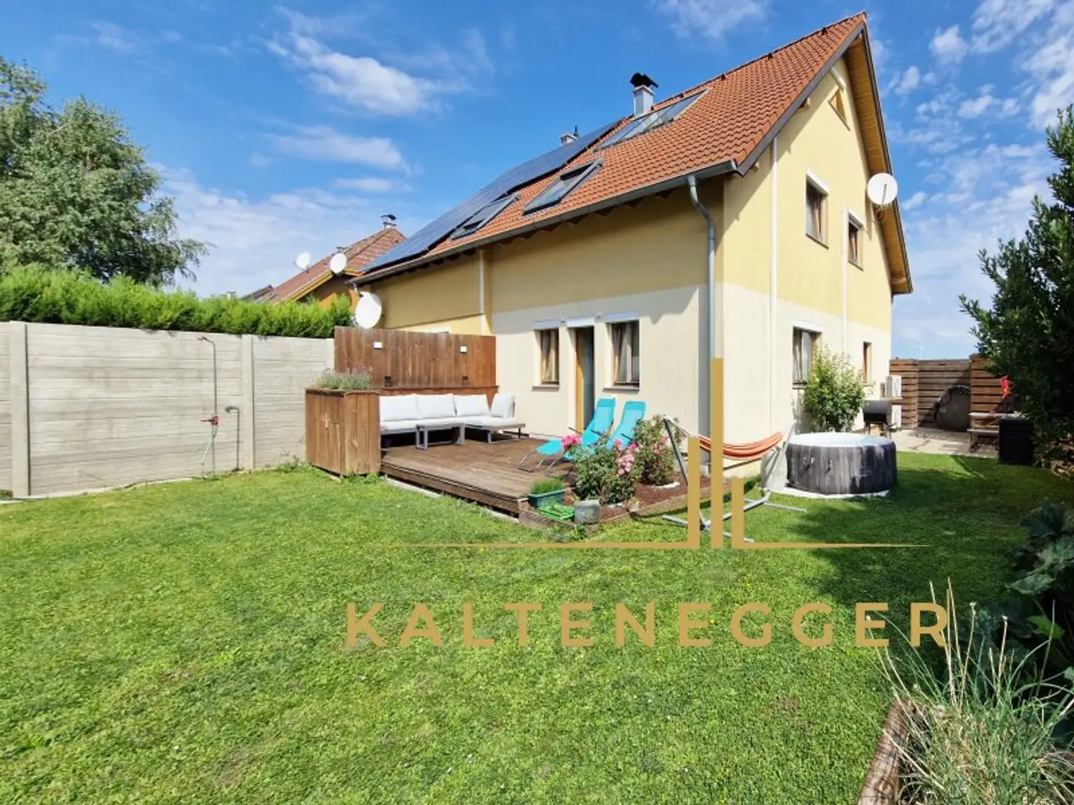 Haus mit großzügig geschnittenem Garten
