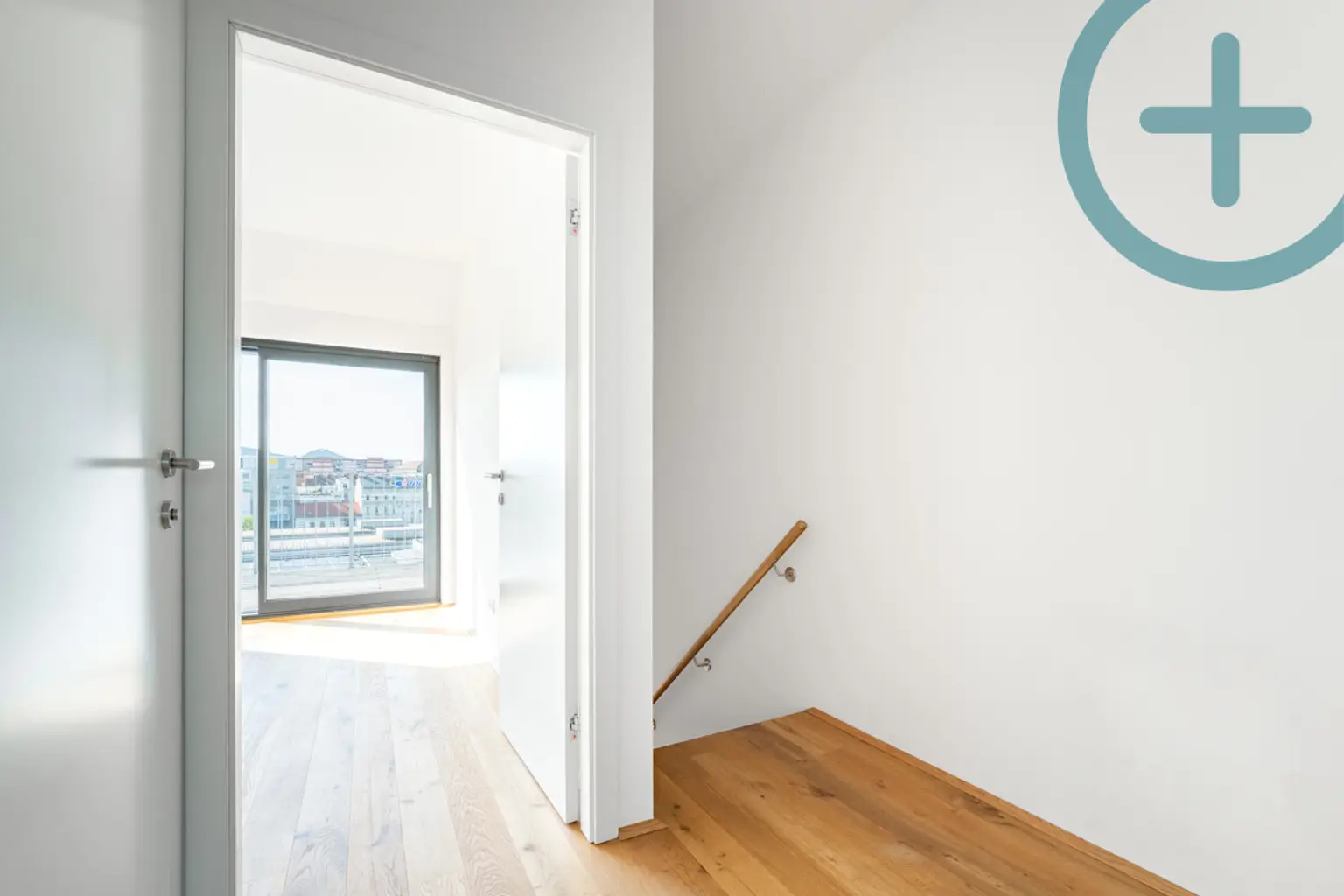 SONNNENSCHEINHIT MIT 2 TERRASSEN