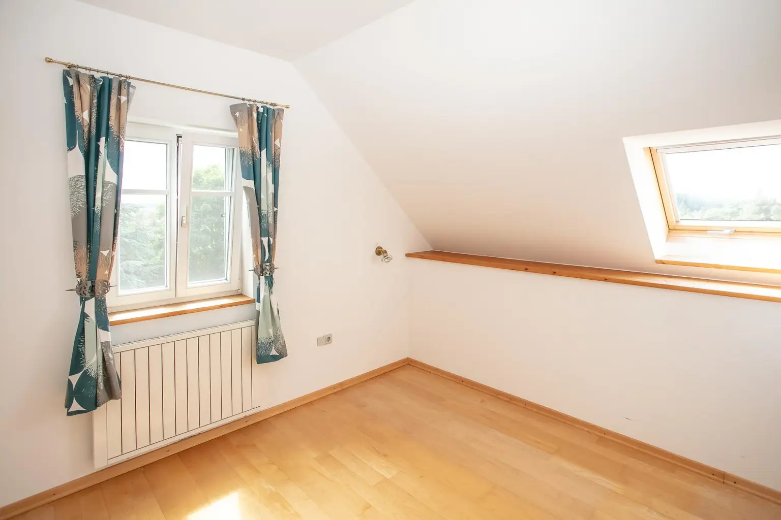 Mehrfamilienhaus - Zwei Wohneinheiten - Gewerbe möglich - großzügige Nutzflächen