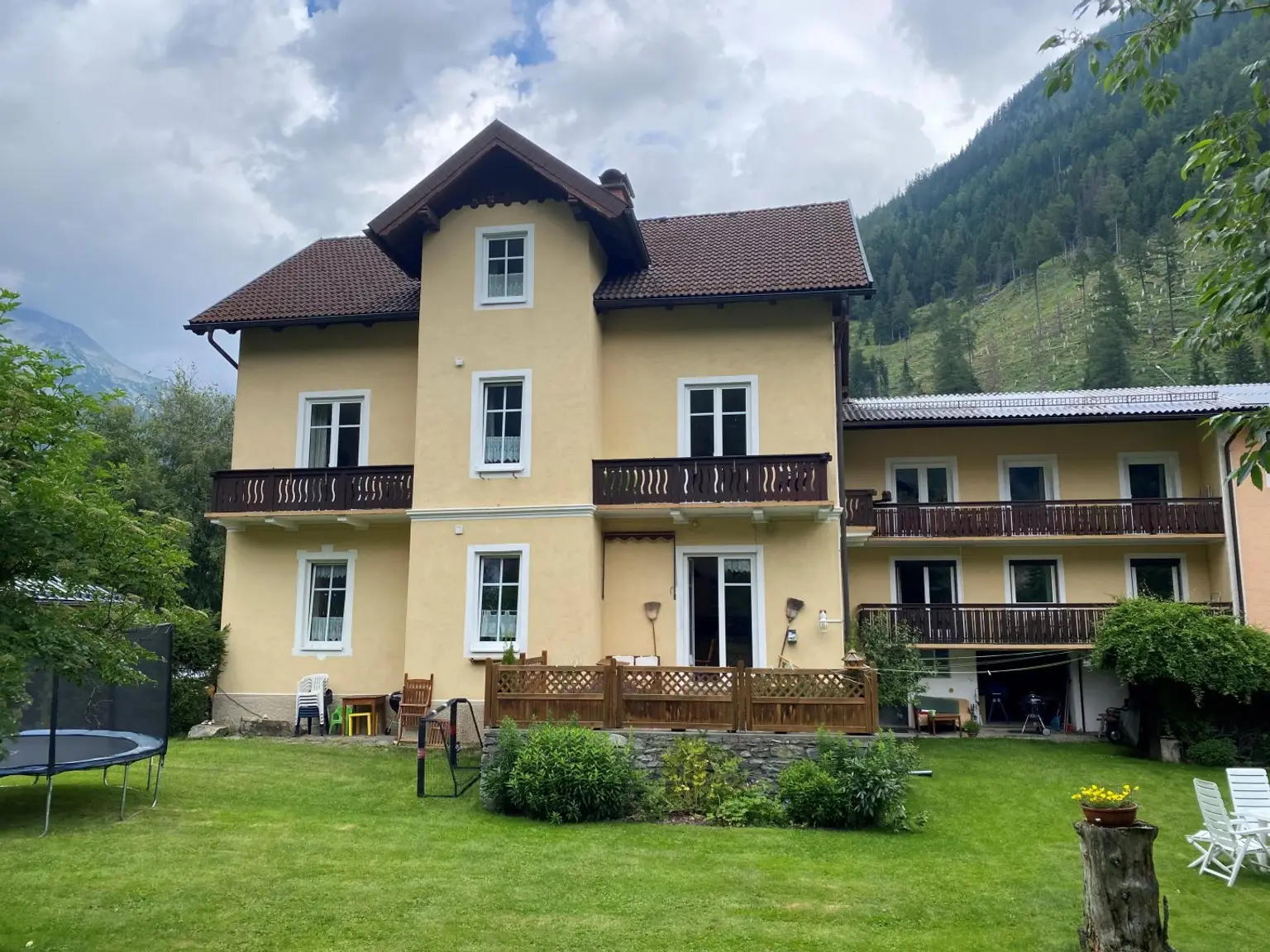 Charmantes Haus mit Ferienwohnungen im Herzen von Mallnitz
