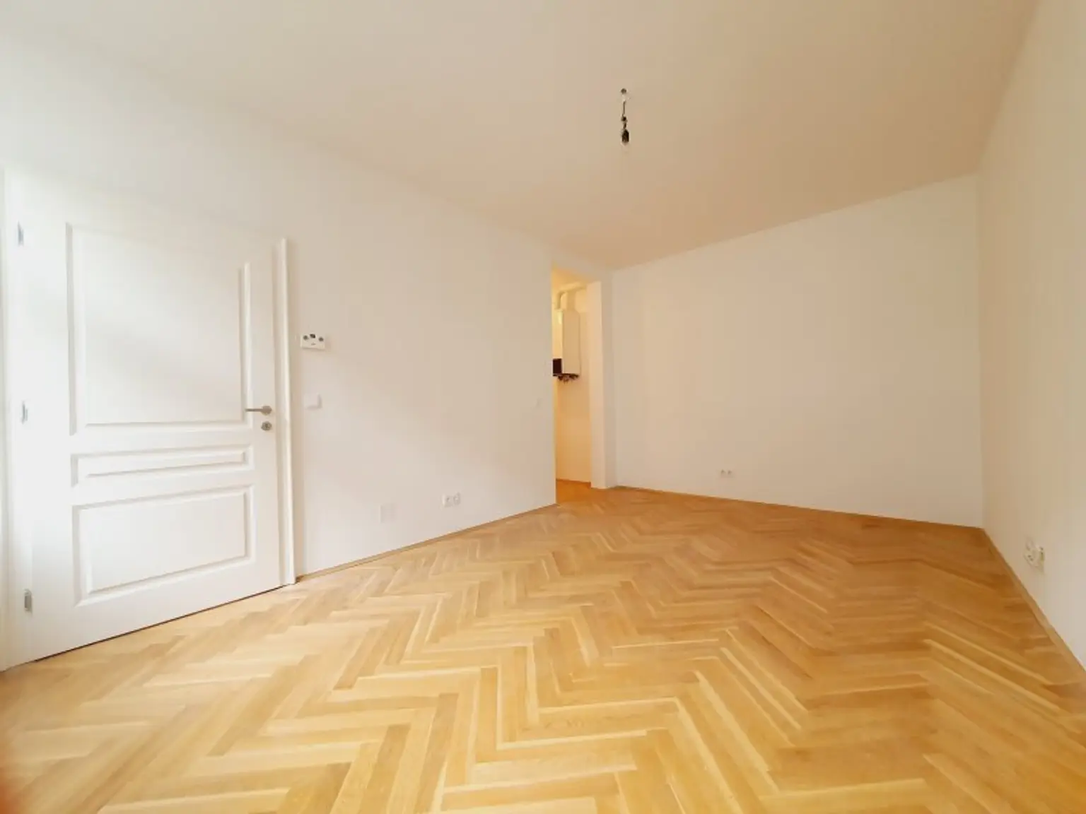 ERSTBEZUG Top sanierter Altbau nähe Meidlinger Hauptstraße 3. Liftstock