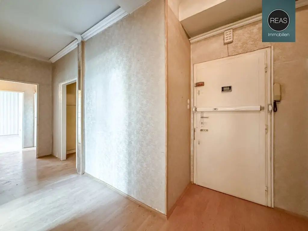Wohnungspaket in Top-Innenstadtlage! 2 nebeneinander liegende Wohnungen mit 2 Loggien, neuen Fenstern und unverbautem Traumblick!