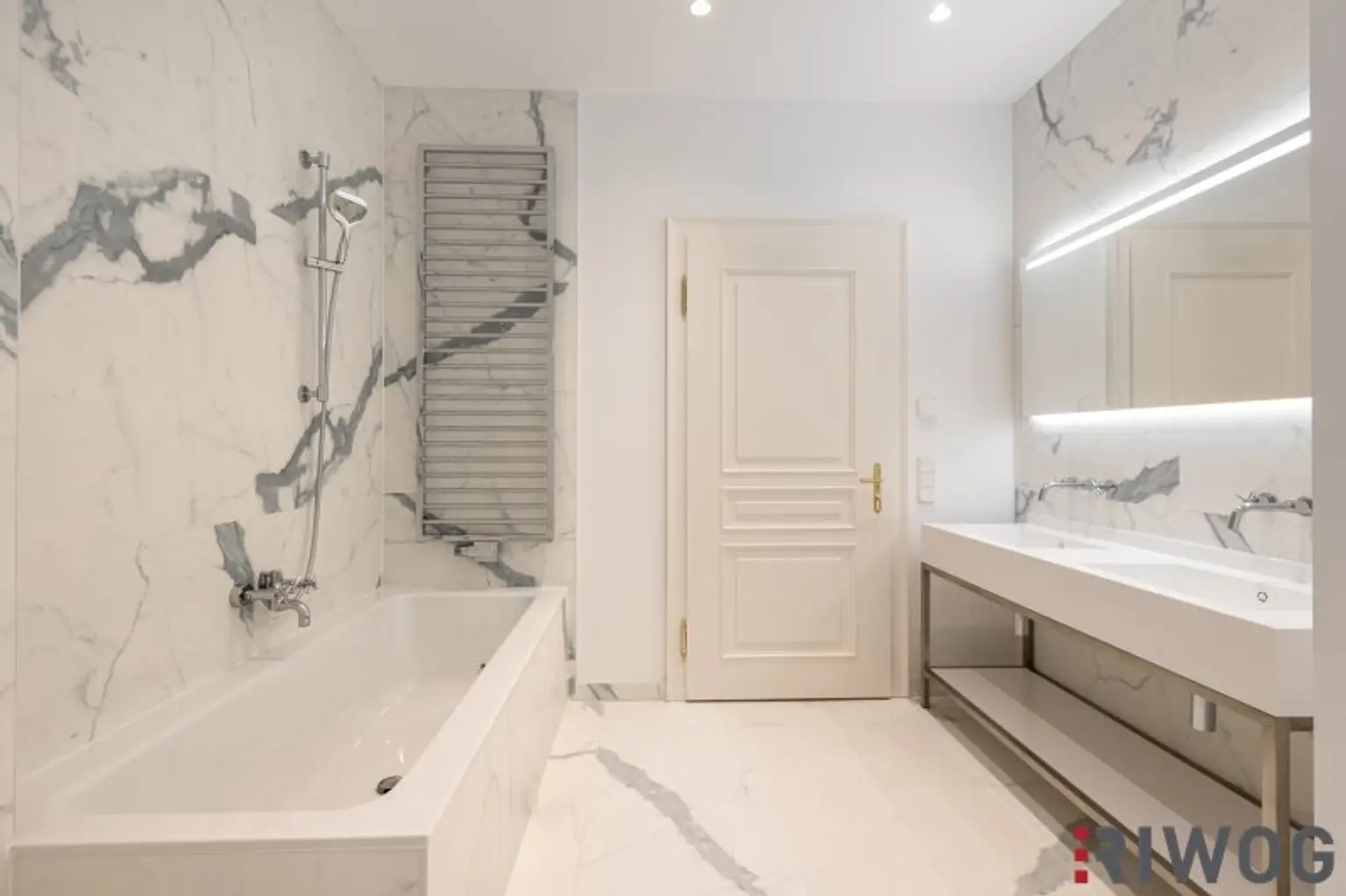 LUXUS-ALTBAUWOHNUNG am Börseplatz 1, 1010 Wien