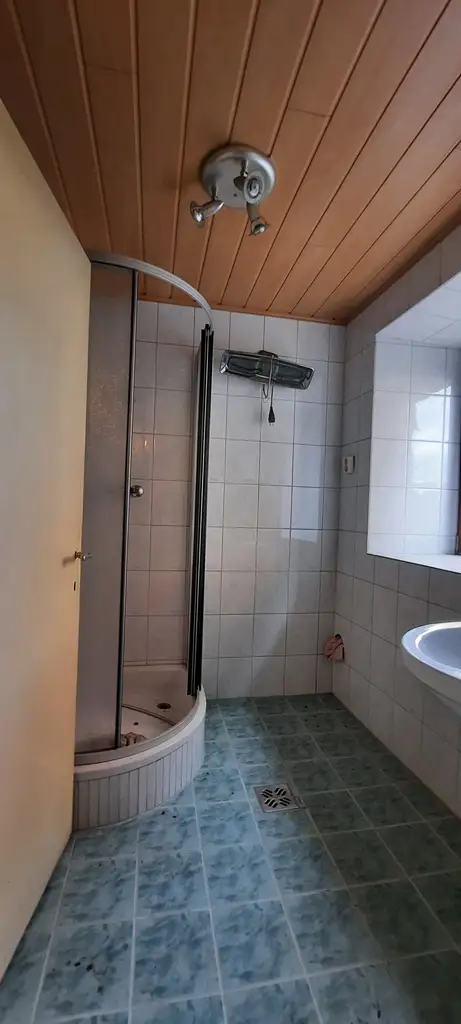 Für Naturliebhaber und Heimwerker- sanierungsbedürftiges Bauernhaus mit Nebengebäuden - zwischen Hermagor und Villach