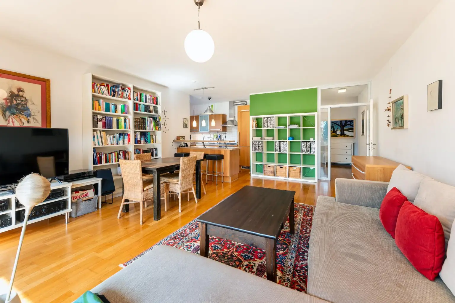 Großer Wohn-/Koch-/Essbereich