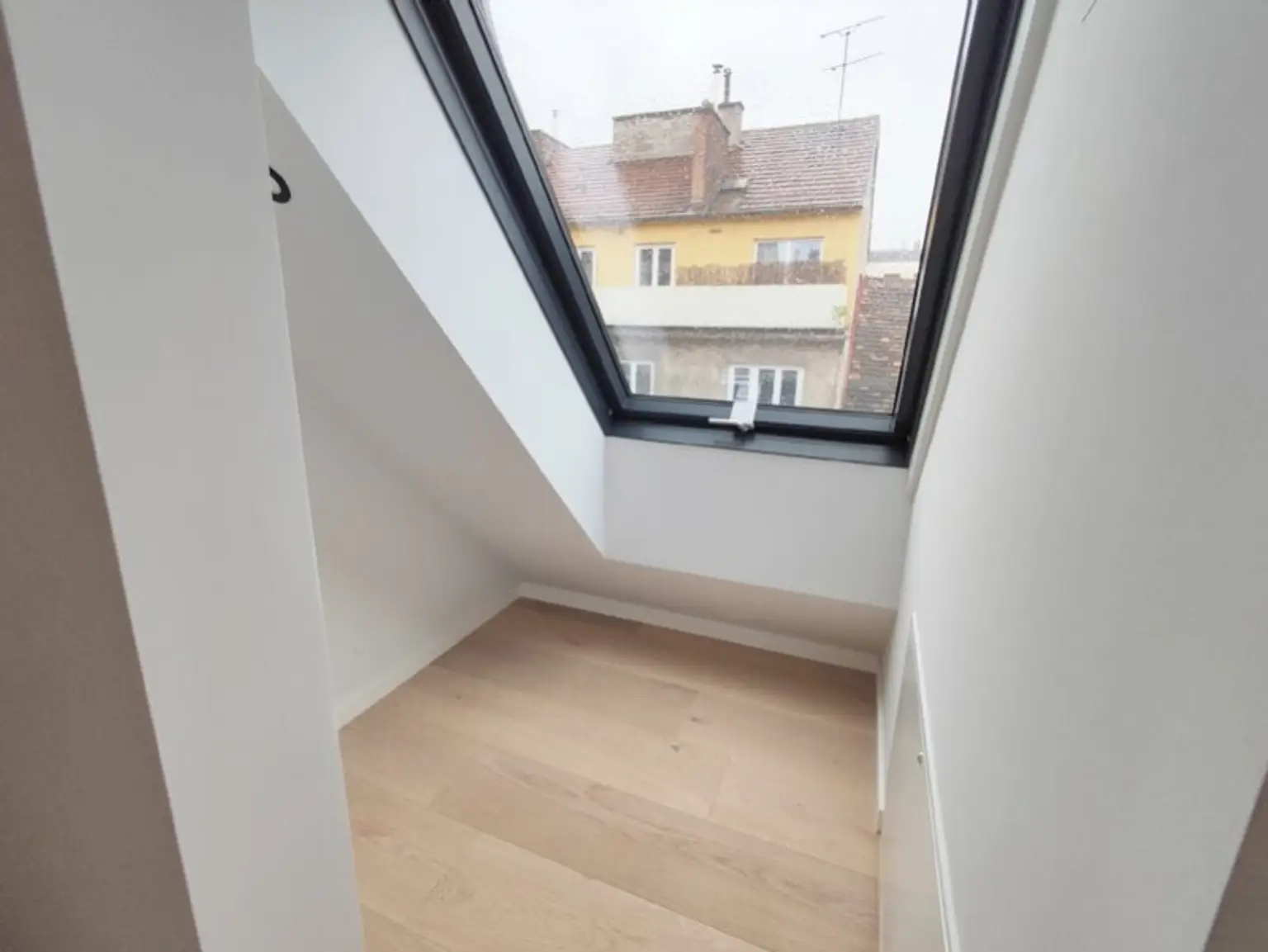 Krongasse! Erstbezug Penthouse mit 3 Terrassen und privatem Liftzugang auf frisch saniertem Altbau! Top17