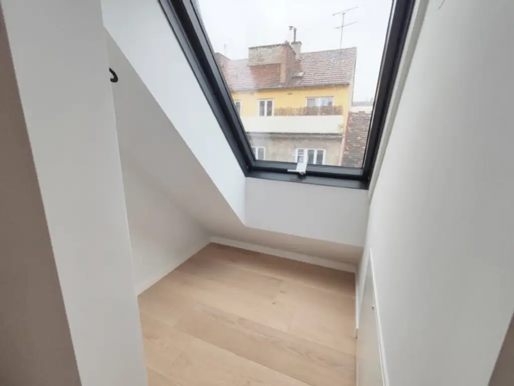 Krongasse! Erstbezug Penthouse mit 3 Terrassen und privatem Liftzugang auf frisch saniertem Altbau! Top17