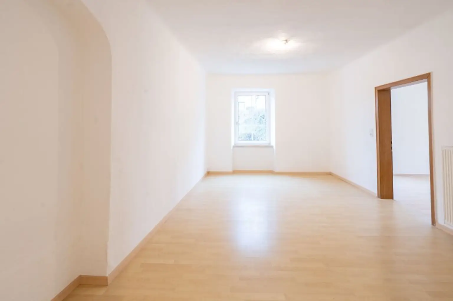 Bestandsfreies Mehrparteienhaus mit 5 Wohnungen + 1 Geschäftslokal in Toplage von Obernberg am Inn zu kaufen!