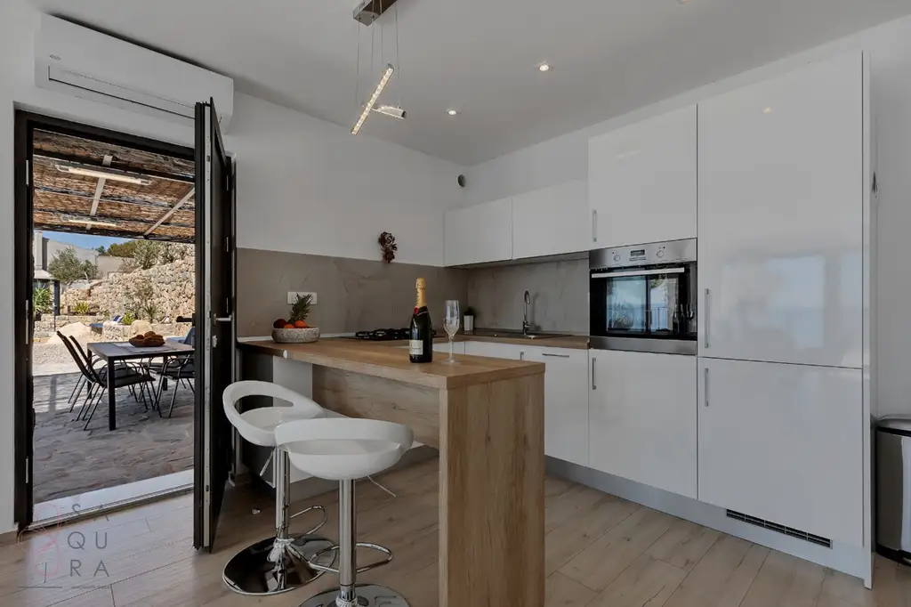 Stone Mansion Makarska – Mediterrane Eleganz mit Investitionspotenzial