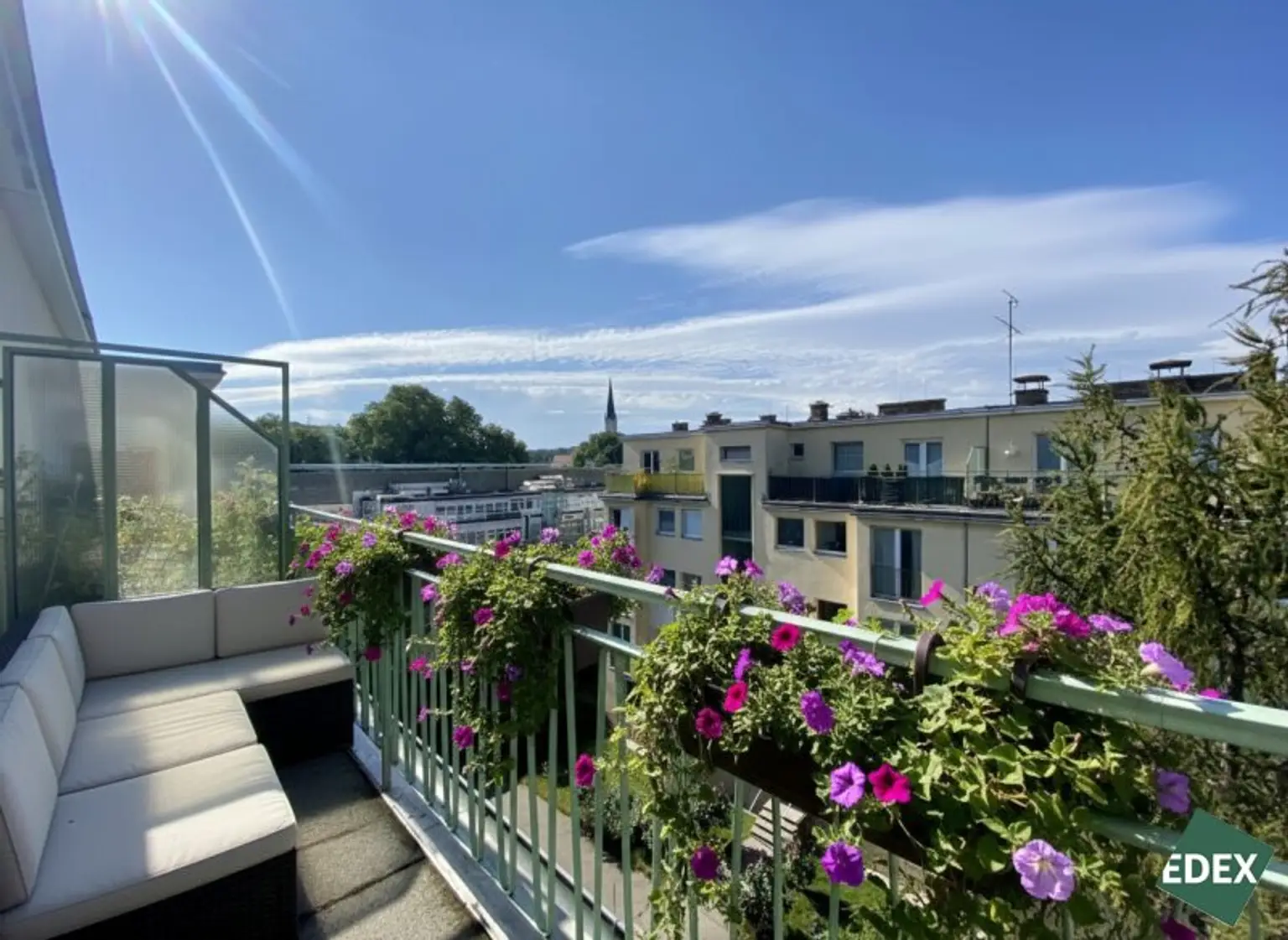 2-Zimmer-Wohnung mit zwei Balkonen in zentraler Ruhelage von Hietzing