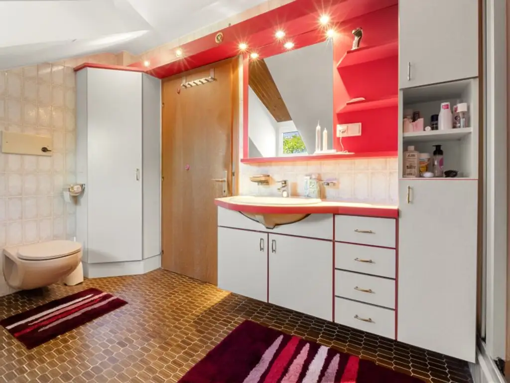 Schöner, gepflegter 270m² Bungalow mit 2 Wohnungen und 1.318m² Grund in Viktring in ruhiger sonniger Aussichtslage!