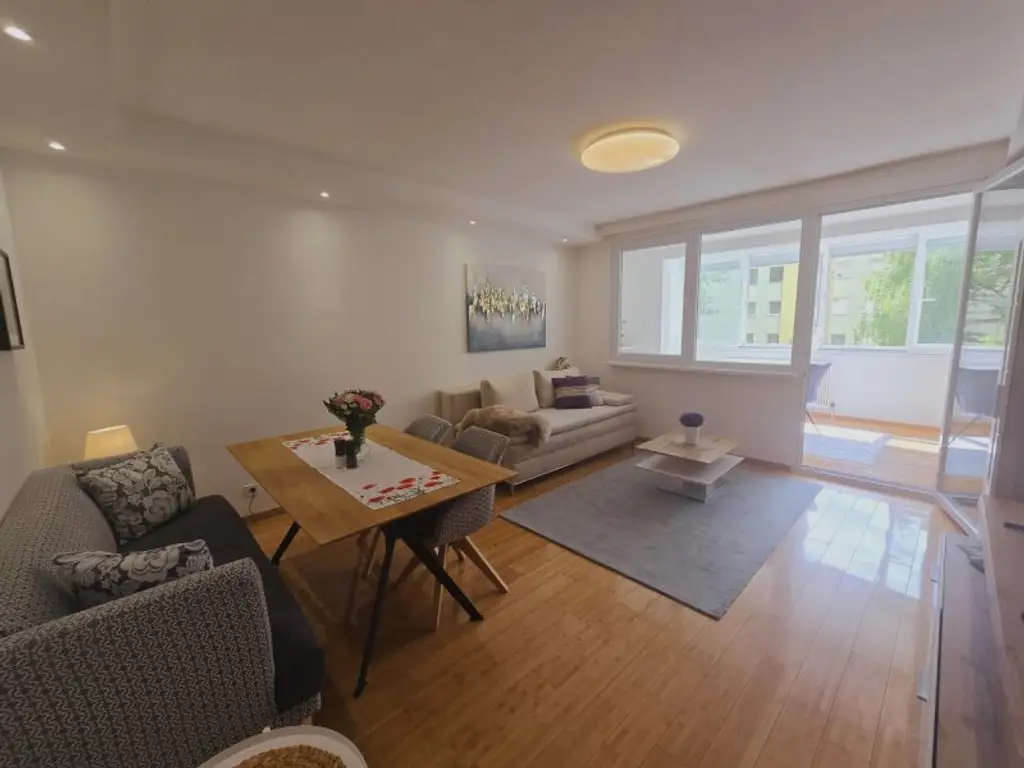 TOP LAGE - Koffer packen und einziehen! - hochwertig ausgestattete, moderne 3-Zimmer Wohnung mit verglaster Loggia - WIE ERSTBEZUG!