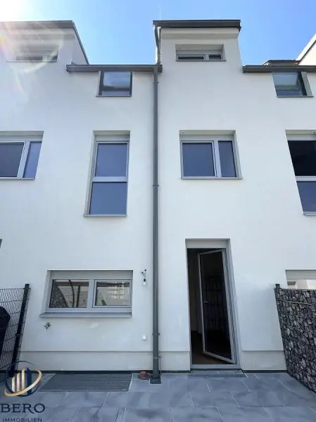 "Schlüsselfertiges Reihenhaus mit Garten im Erstbezug" Provisionsfrei