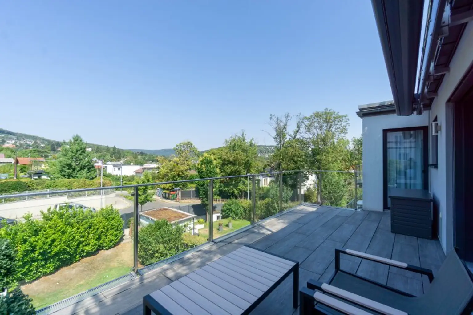 Nordwestterrasse mit Ausblick