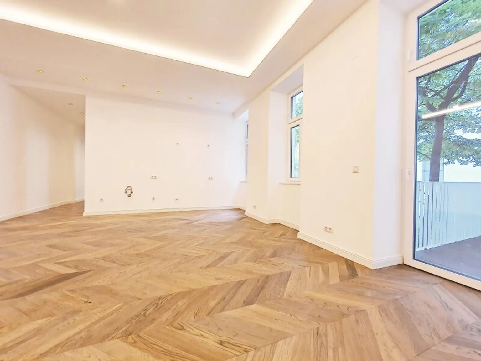 ++NEU++ HIGH-END große 4-Zimmer STILALTBAUWOHNUNG mit zwei Balkonen absolut ruhig und GRÜN-Ausblick!  Luxus Erstbezug, in Prime-Location NÄHE Urania! U-BAHN & CAT +++