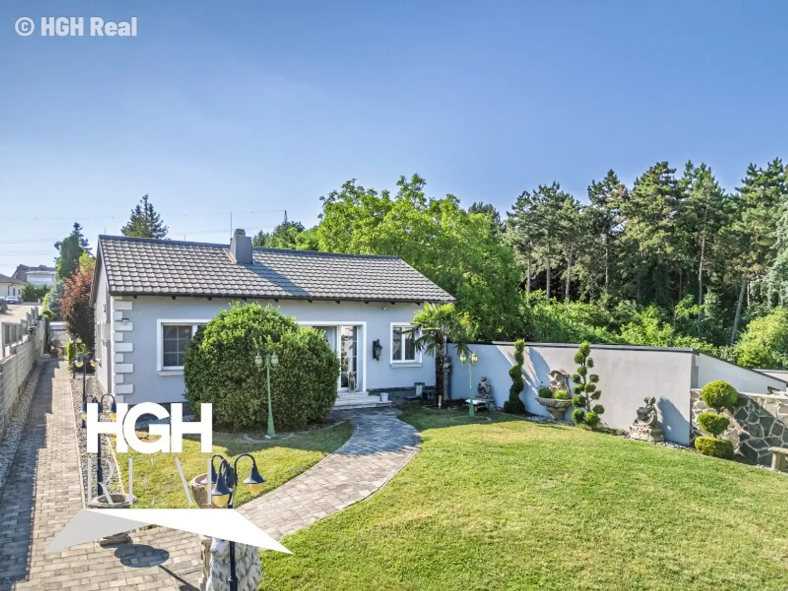 2405 Bad Deutsch-Altenburg Stilvoll wohnen - modernisiertes Einfamilienhaus im Bungalow-Stil inkl. Fitness- und Wellnessbereich