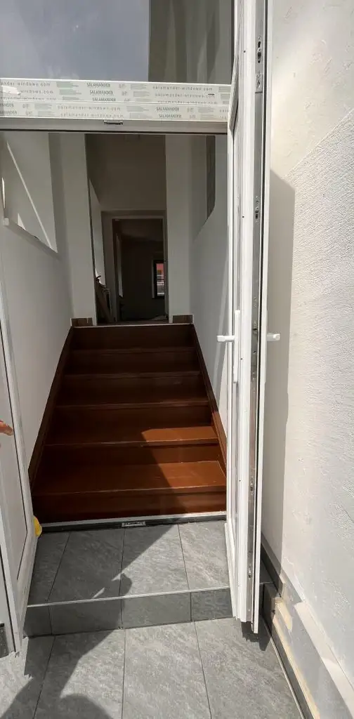 Erstbezug nach Generalsanierung: 2 Raum Wohnung im EG mit Terrasse,