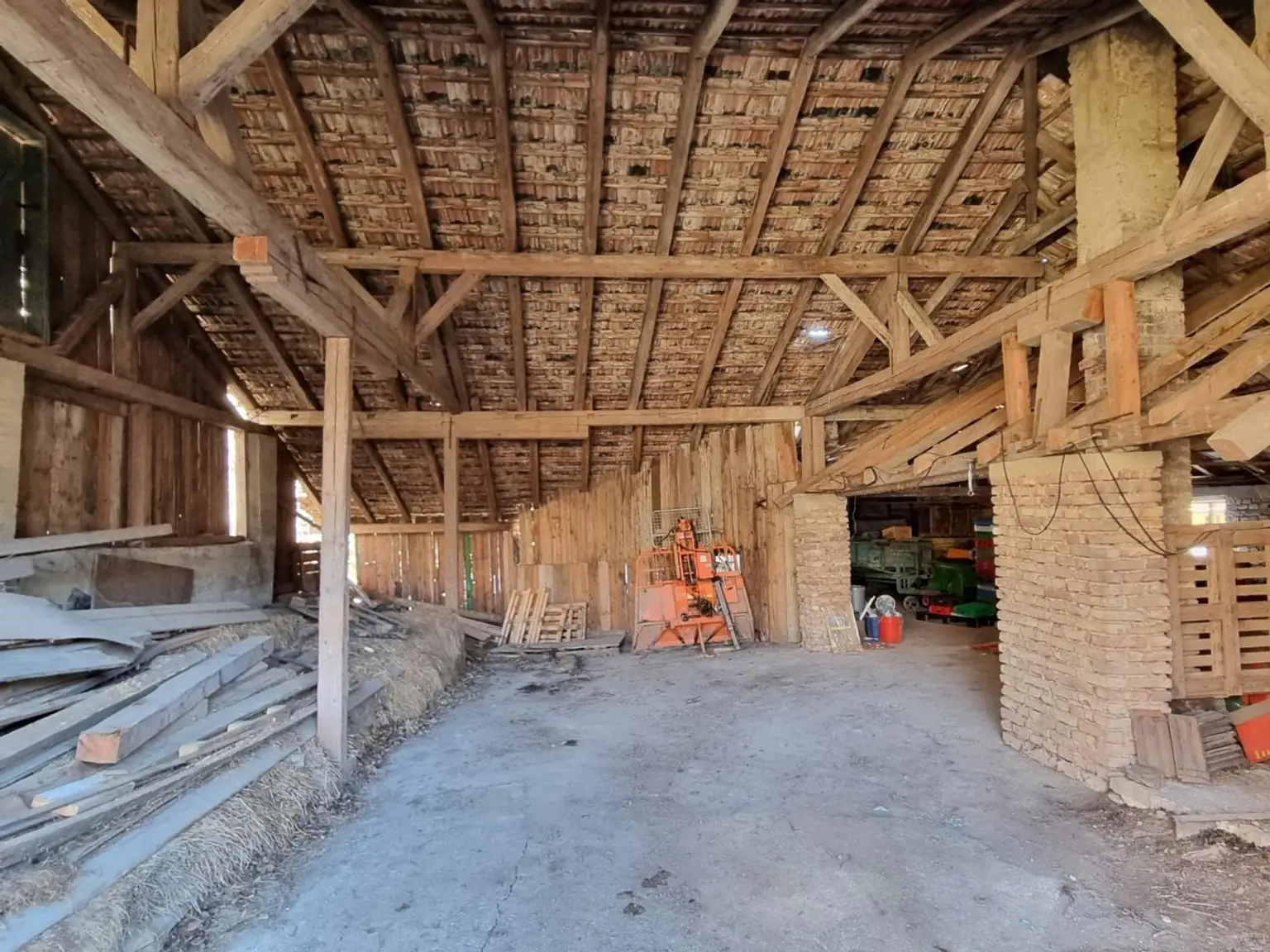LANDWIRTSCHAFT VOR DEN TOREN WIENS