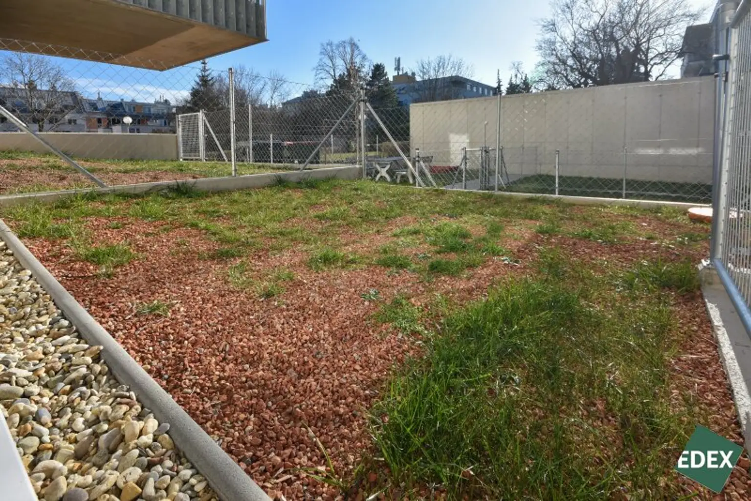 ERSTBEZUG | 2,5-Zimmer-Eigentumswohnung mit Atelier und Garten