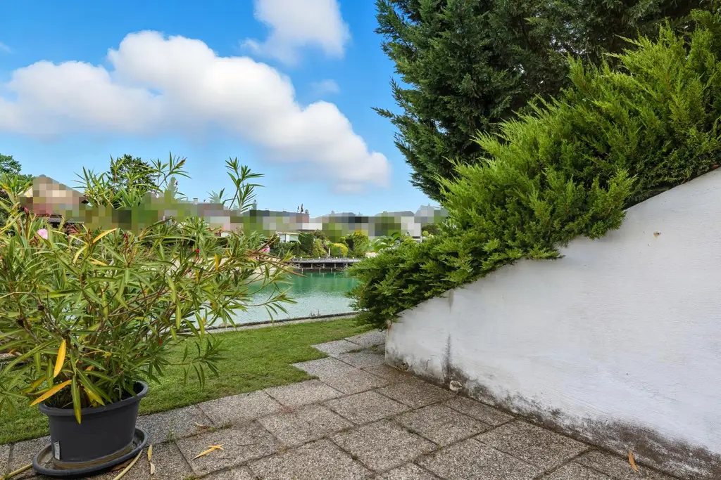 GARTENTRAUM MIT EIGENEM SEEZUGANG AM MARIENSEE- MODERN RENOVIERTES KLEINWOHNHAUS SOFORT BEZIEHBAR!