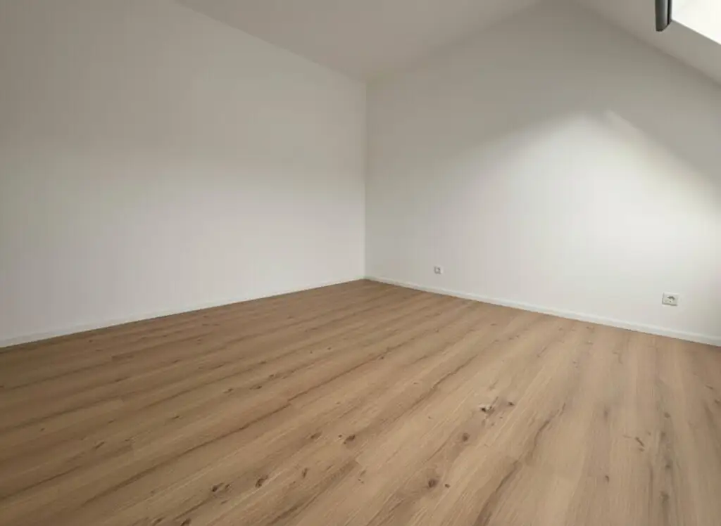 Helle Citywohnung mit Terrasse (Heizkosten inkl.)