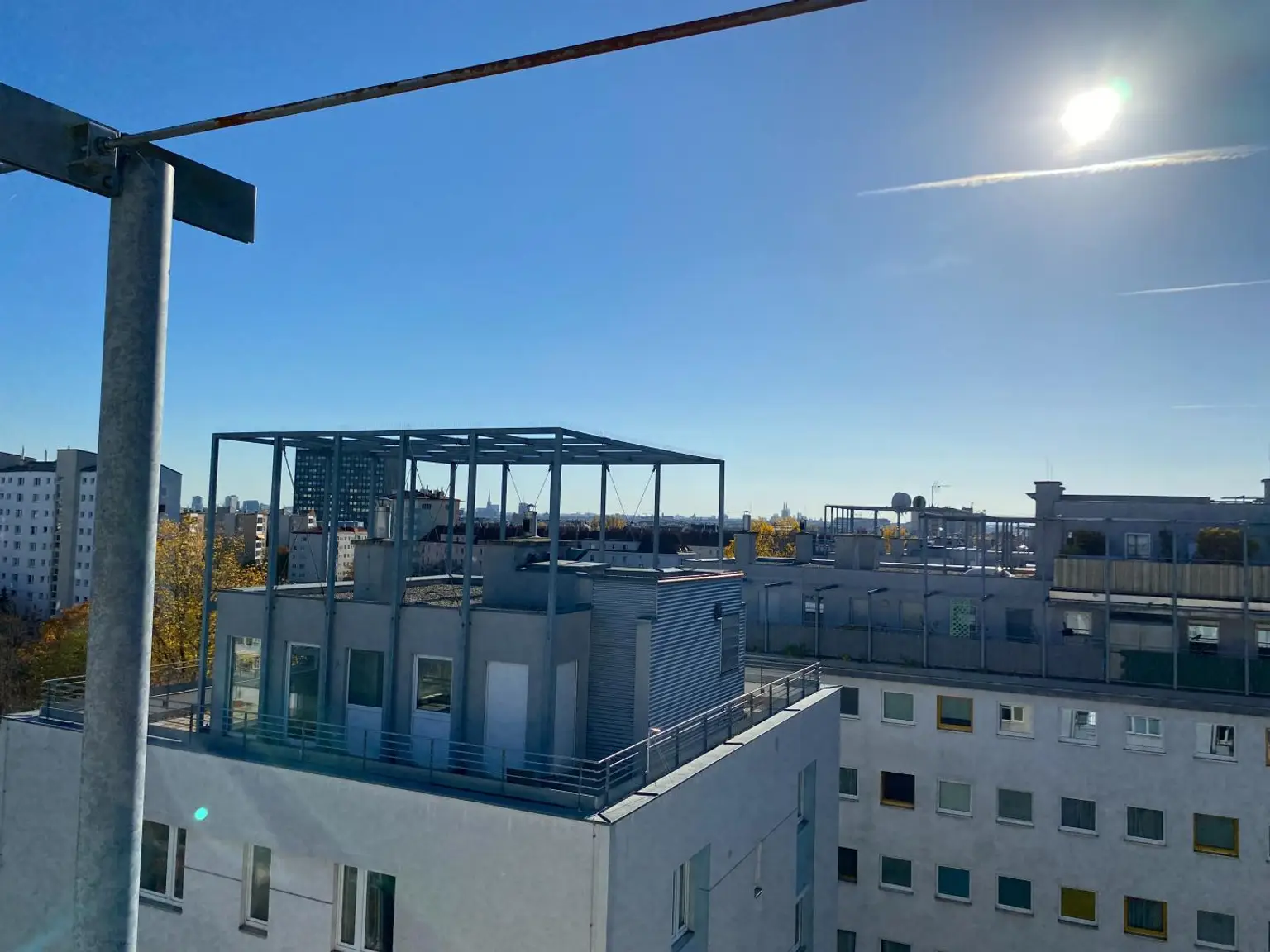 DG-Wohnung mit 2 Terrassen auf Wohnebene und phänomenalem Fernblick über Wien