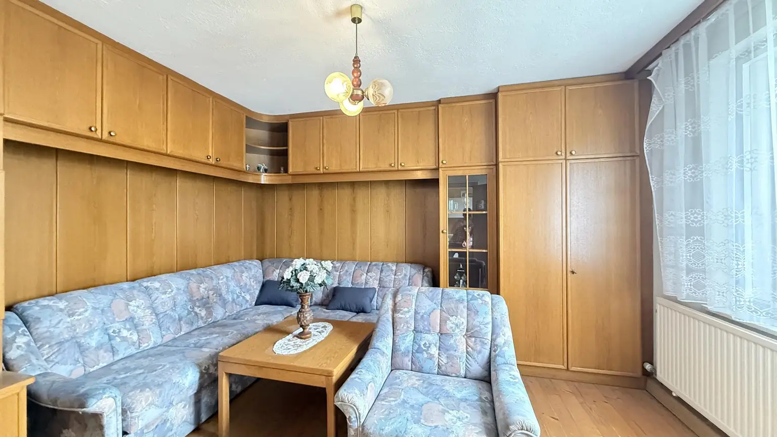 Wohnzimmer 2 neben Küche