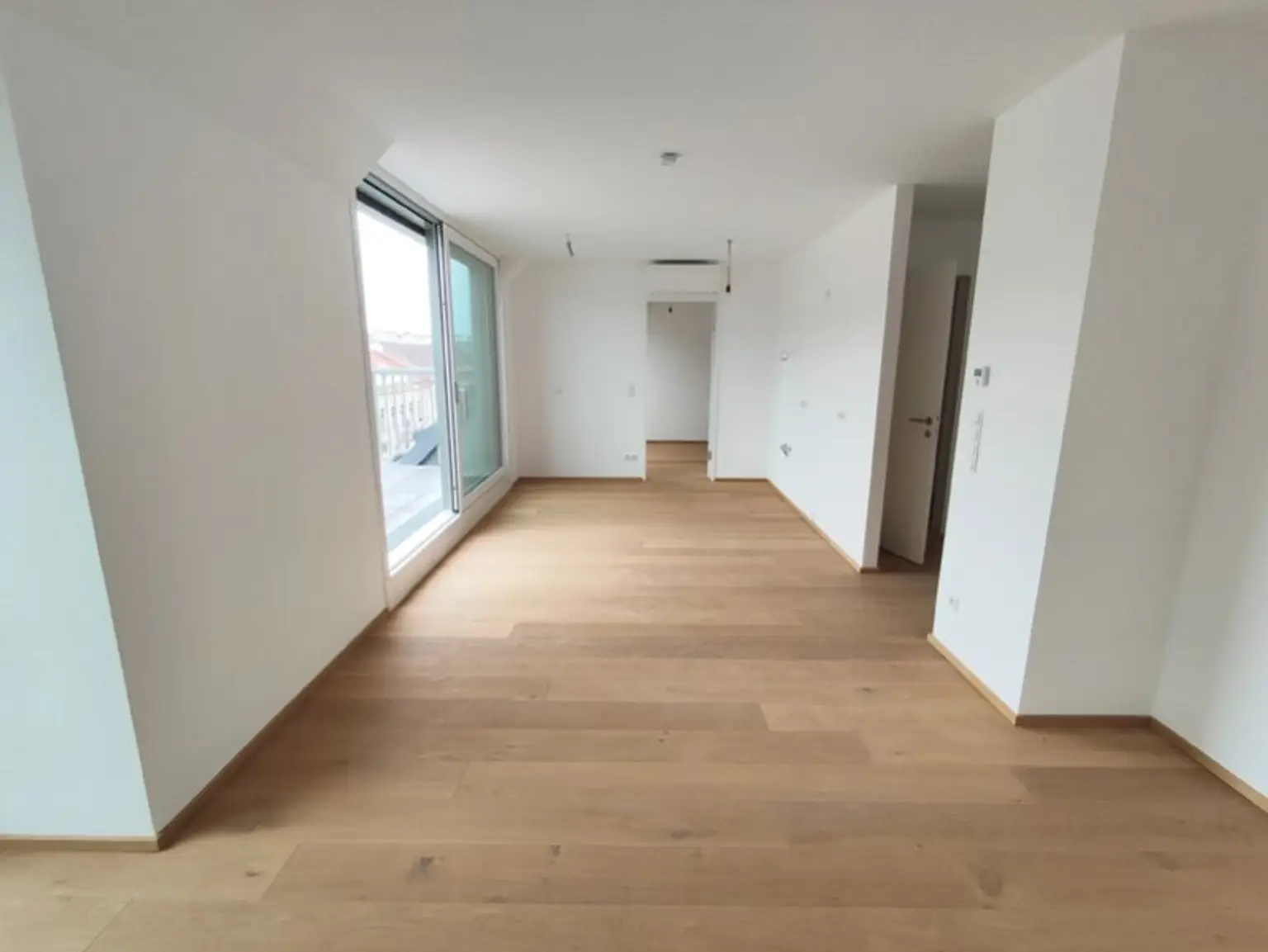 Modern wohnen in Meidling! DG-2-Zimmer-Erstbezug mit Sonnenterrasse - Top70