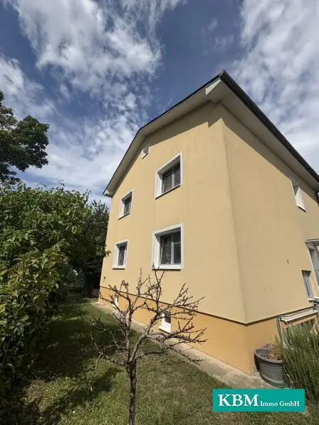 Gepflegtes Haus mit Garten