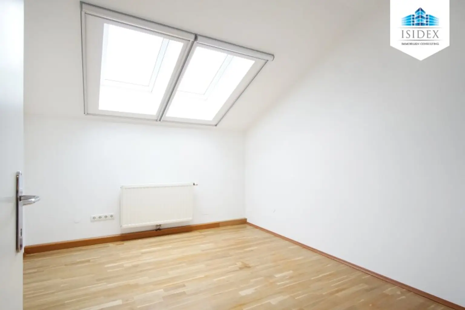 **NEU** Top ausgestattete 3-Zimmer DG-Maisonetten-Wohnung mit großzügiger TERRASSE und SAUNA! Perfekte Lage!!