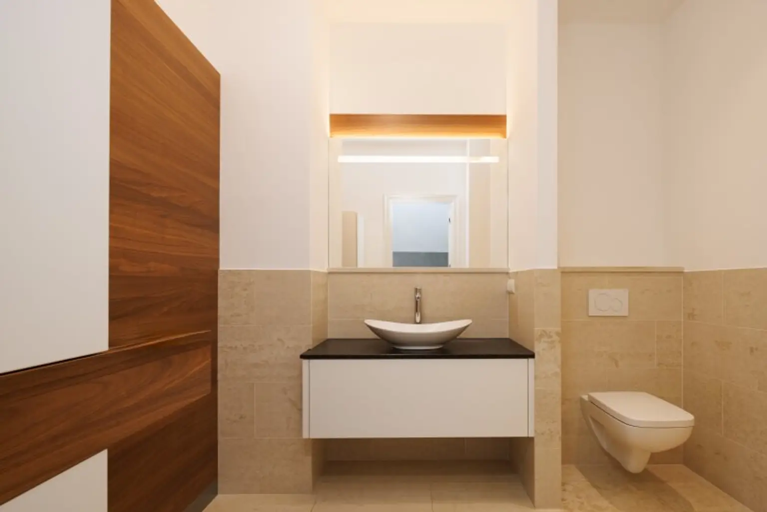 LUXUS VILLA mit Innenpool und Weinkeller im Golfclub Fontana
