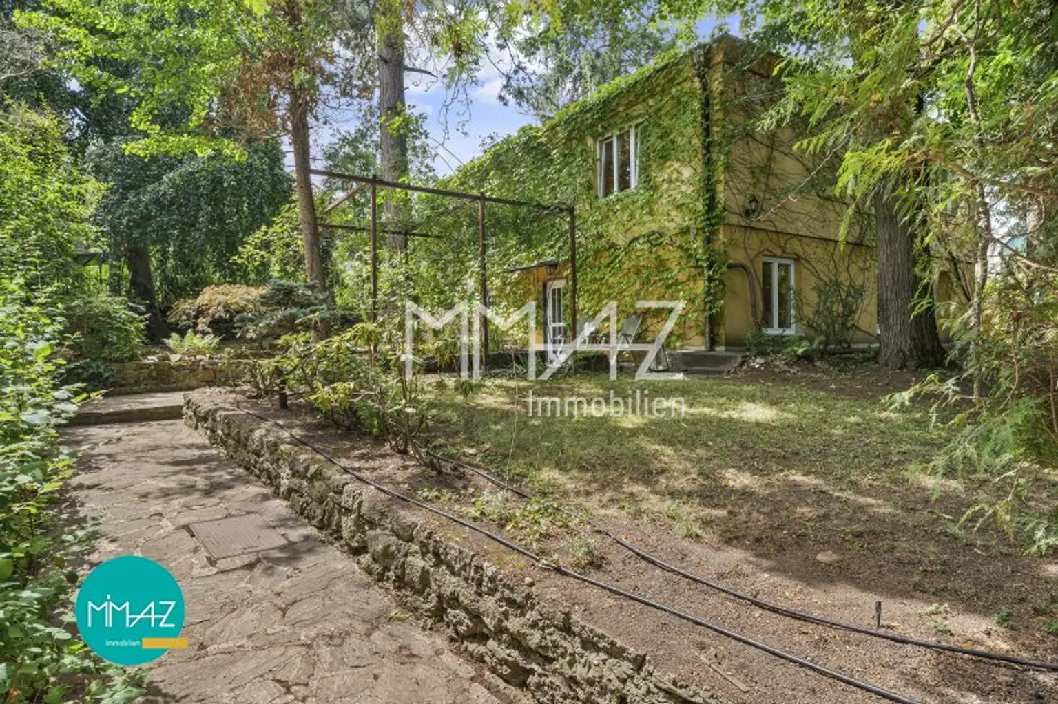 Grünes Refugium im Herzen Dornbachs • Ein Rückzugsort mit Zukunft • Eigengrund 850m² mit Altbestand! Ausgezeichnete Lage!
