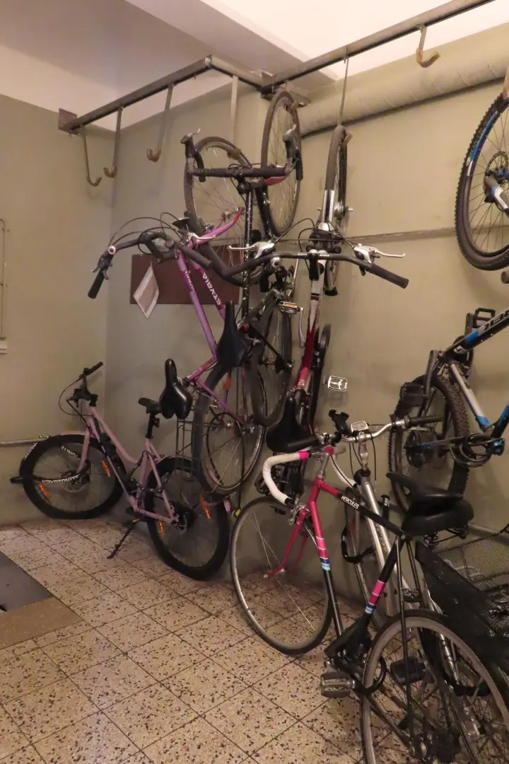 Fahrradabstellraum vor Garage