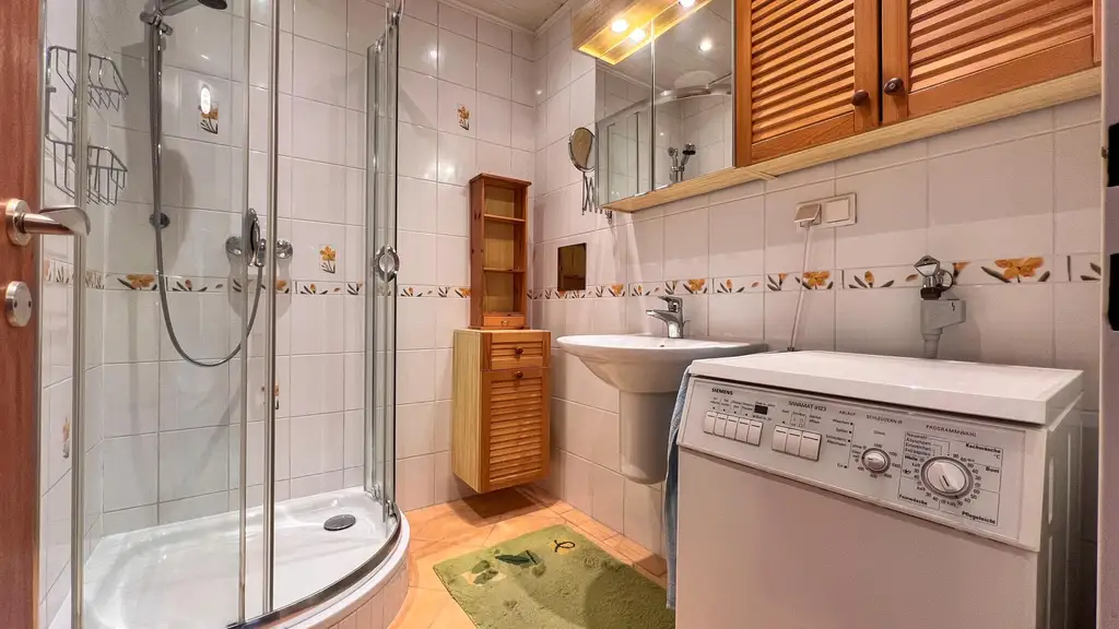 Eigentumswohnung mit Loggia – zentrale Lage in Fischamend