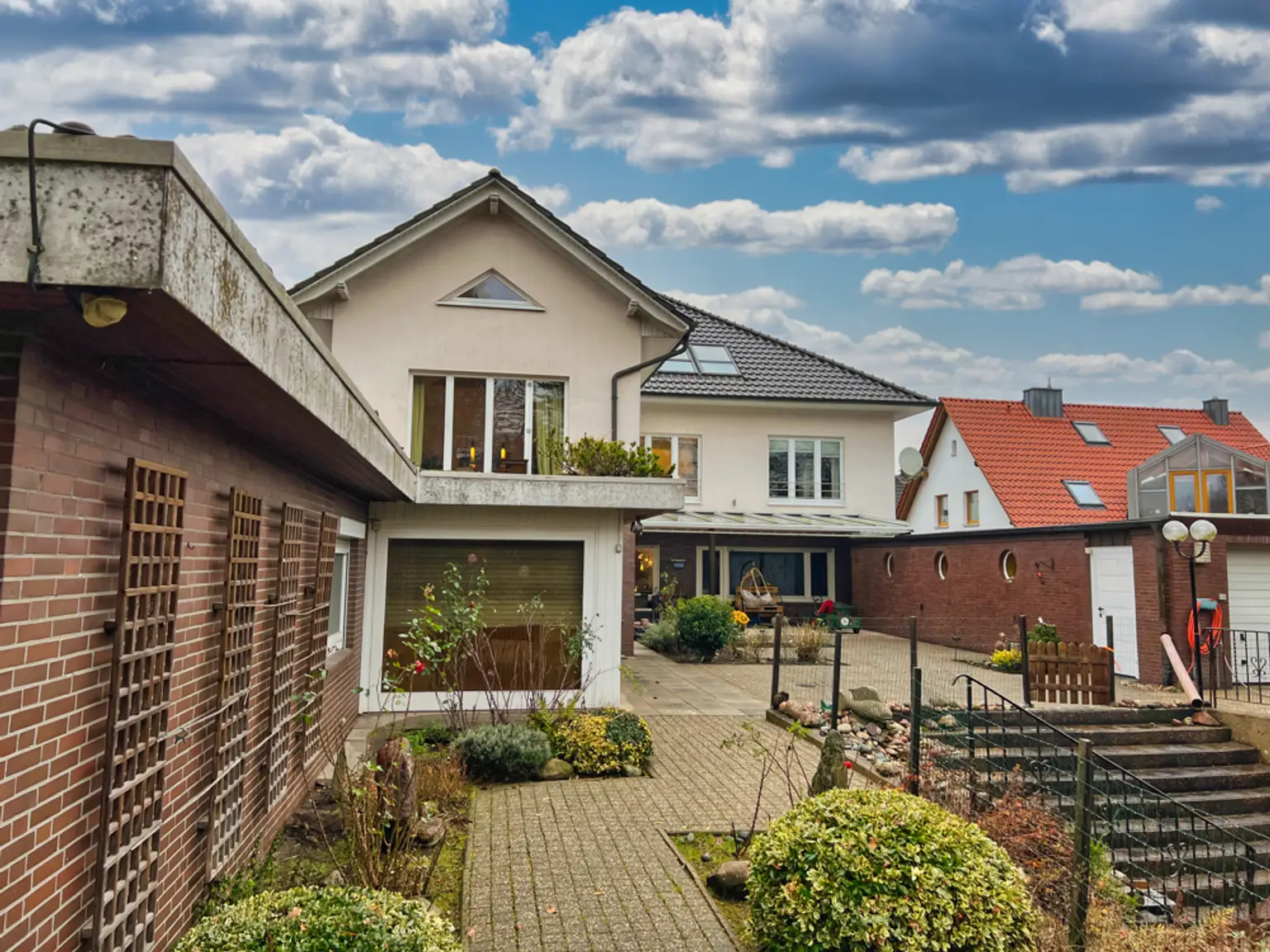Zuhause mit Wow-Effekt! Zweifamilienhaus in Top-Lage von Cloppenburg!