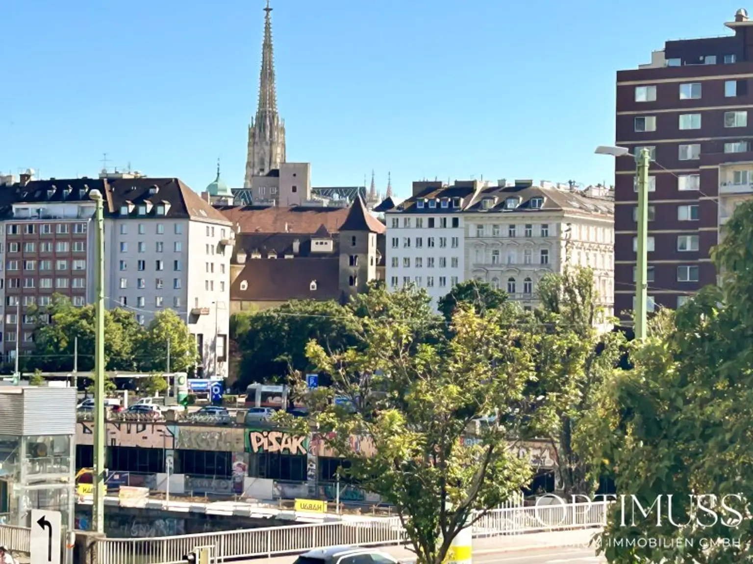 Lichtdurchflutete 2,5 Zimmer Wohnung in Topp Lage mit grosser Loggia und Grünblick auf Donaukanal!