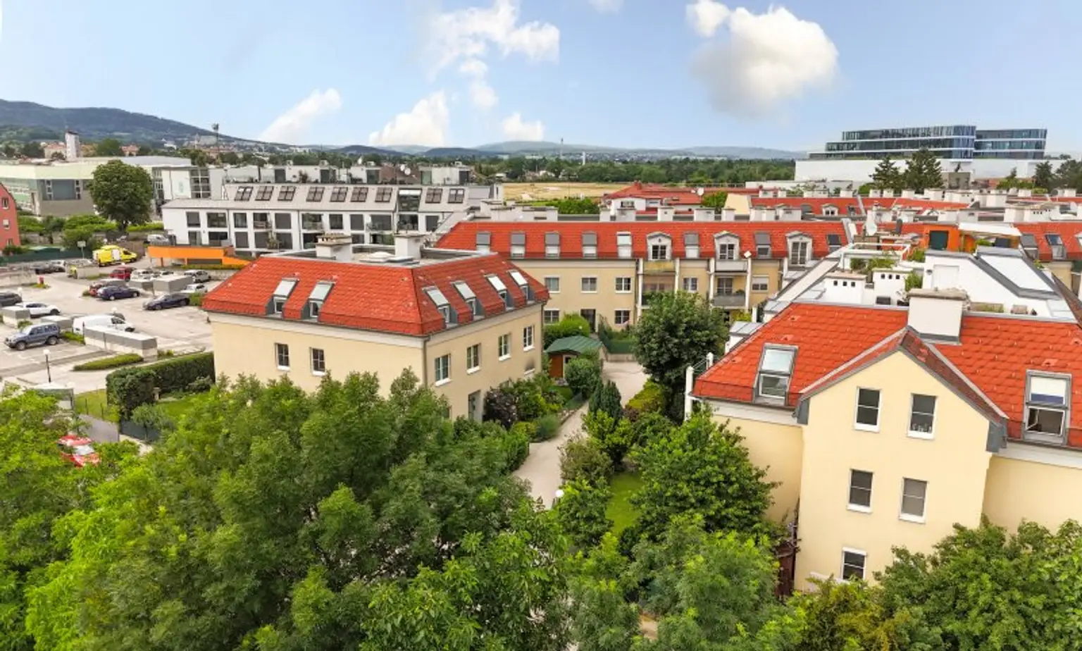 SELTENHEIT! Tolle 2-Zi.-Gartenwohnung in Ruhelage!