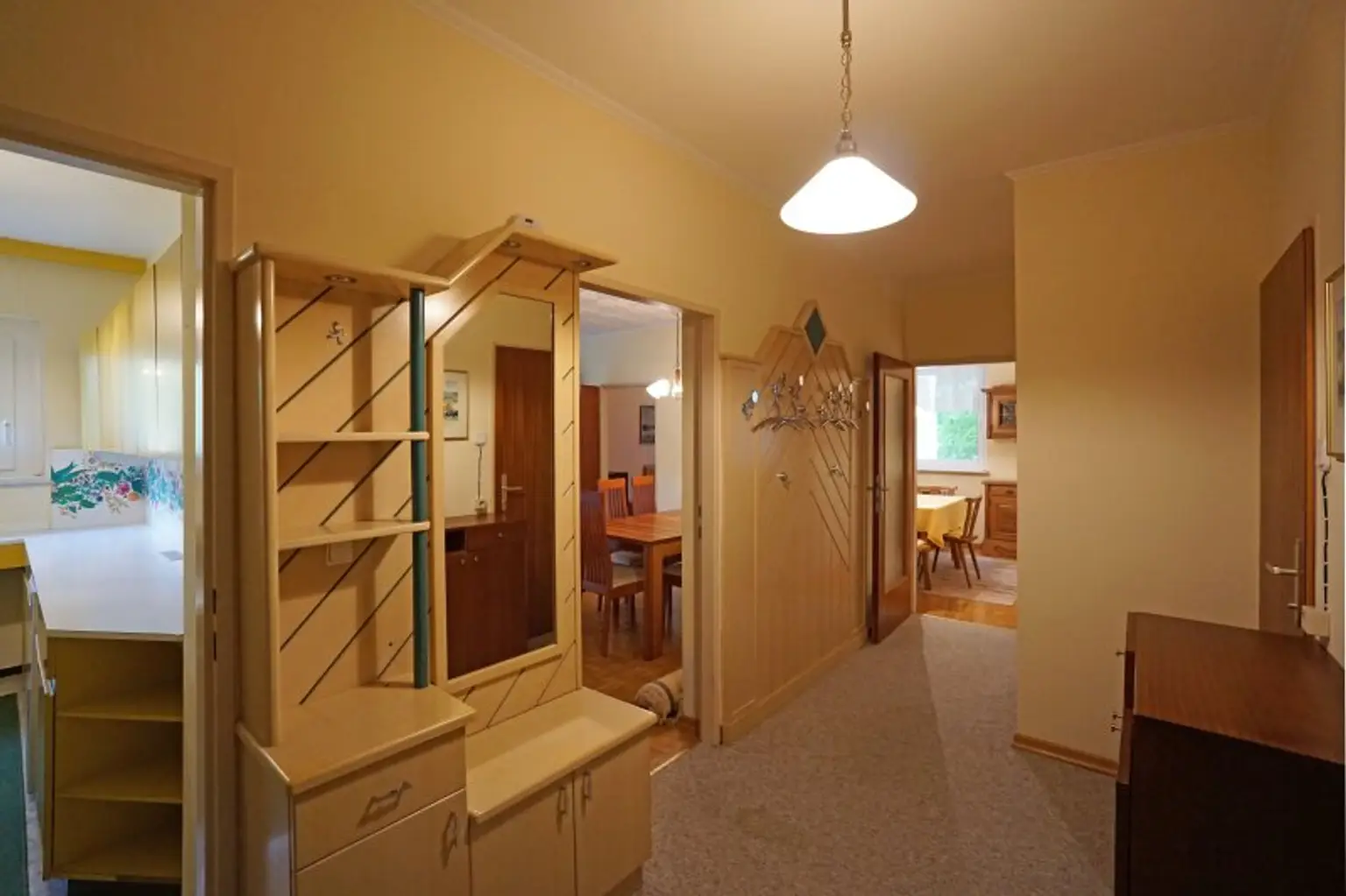 Gepflegte 4-Zimmer-Wohnung mit Süd-Loggia in Grünruhelage an der VOR-Kernzonengrenze