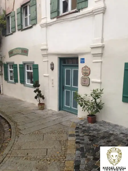 NEU! Reduzierter Preis! Historisches Haus mit zusätzlichen Geschäfts- Büroflächen  aus dem Jahre 1577 am Marktplatz