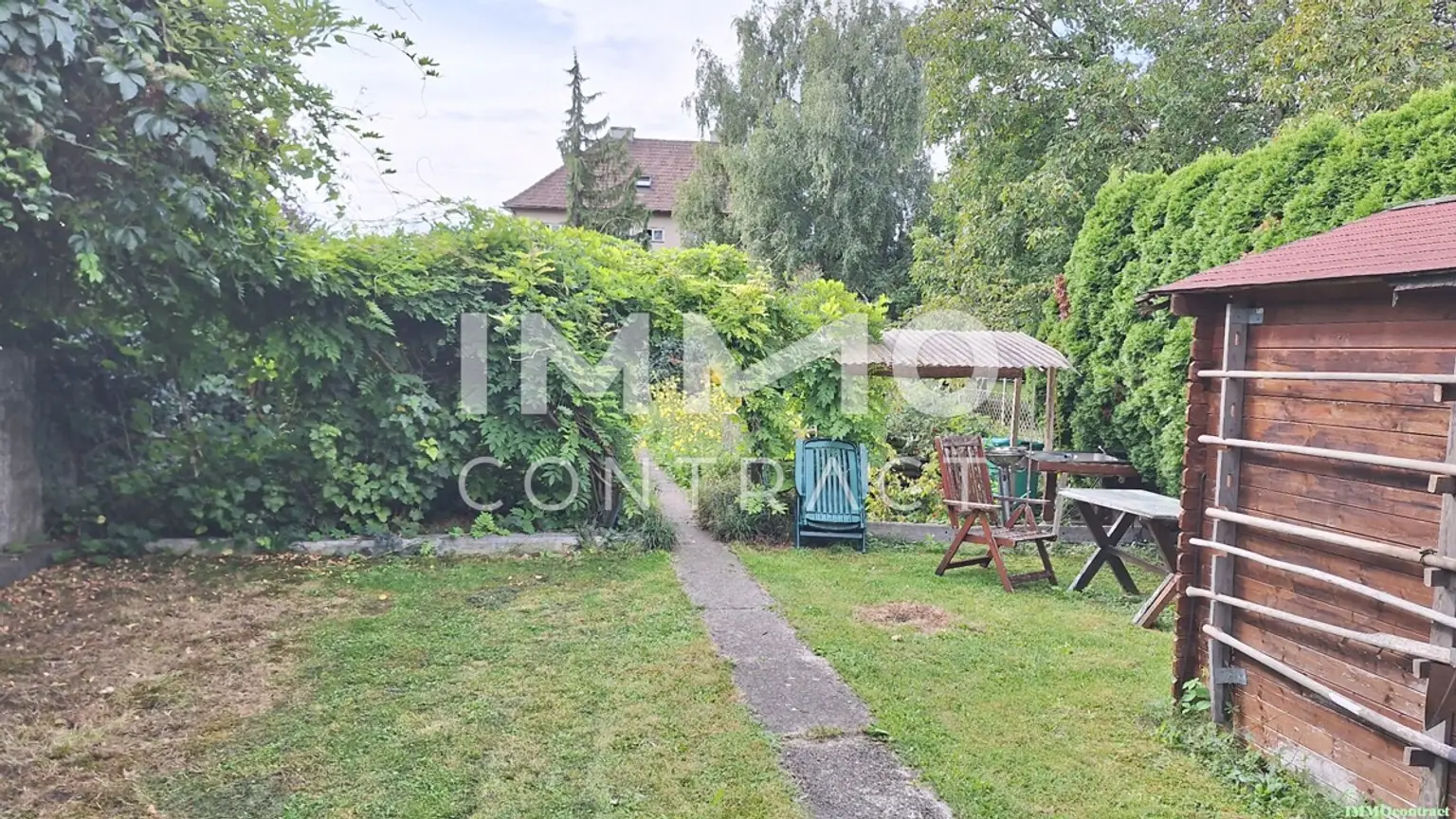 Geräumiges Mehrfamilienhaus mit großem Garten, sowie ehemaligen kleinen Geschäftslokal neben Bahnhof